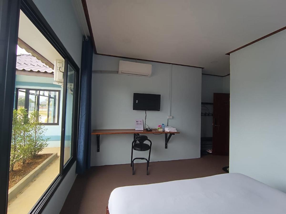 ເຮືອນພັກບີວີ Hotel Ban Thongchai-Tai Exterior photo